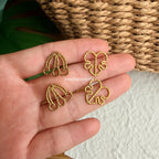 Crown flower/ Monstera leaf