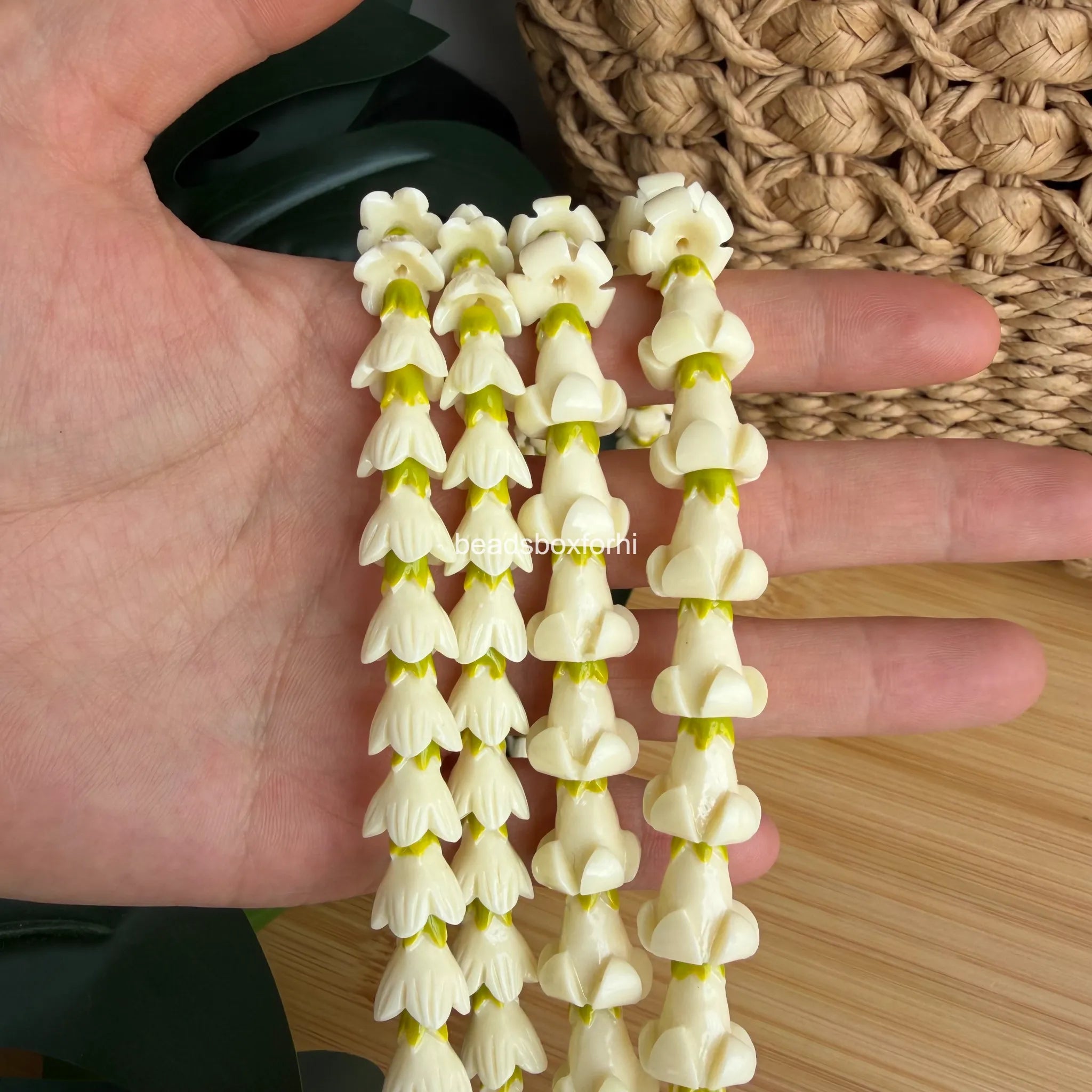 Puakenikeni/ Pakalana with green top